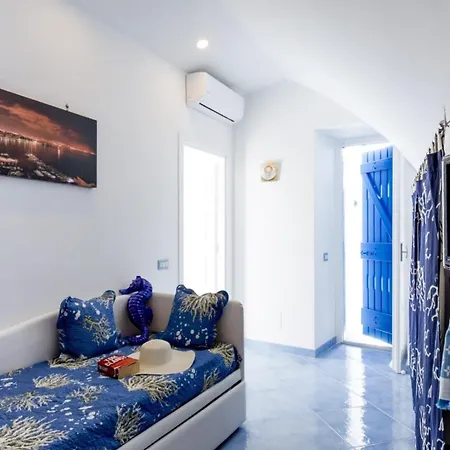 Dom wakacyjny De Vivo Realty - Blue Angels Relais *